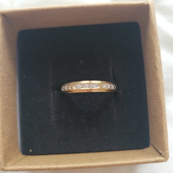 Diamond Womens 10k Yellow Gold Band - Picture 2 of 12